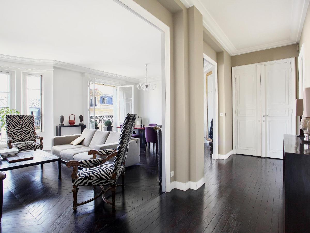 Outstanding 2 Bedrooms With A Terrific Eiffel Tower View Parijs Buitenkant foto